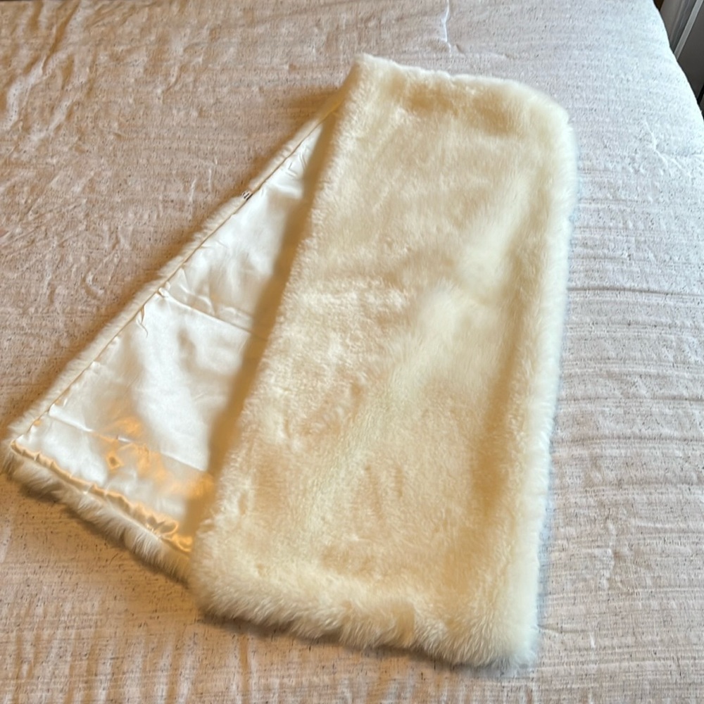 Ivory Faux Fur Shawl